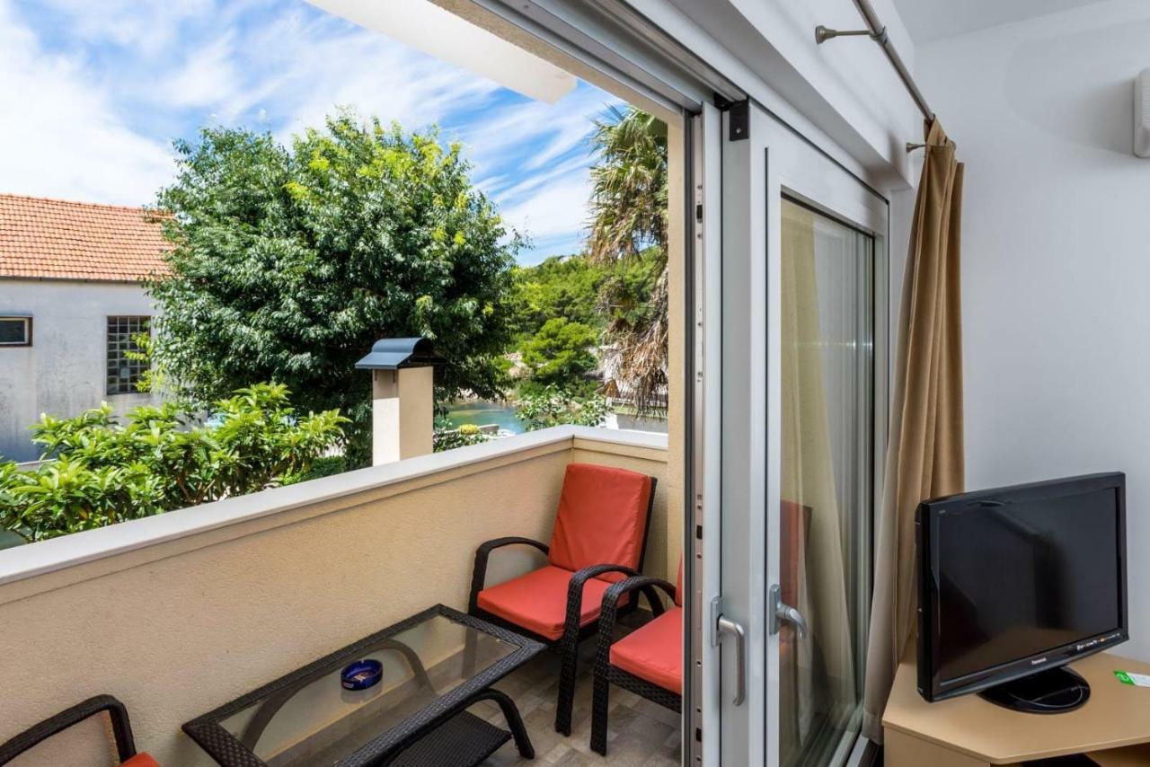 Apartmani Vinko Tribunj-Sovlje Tribalj エクステリア 写真
